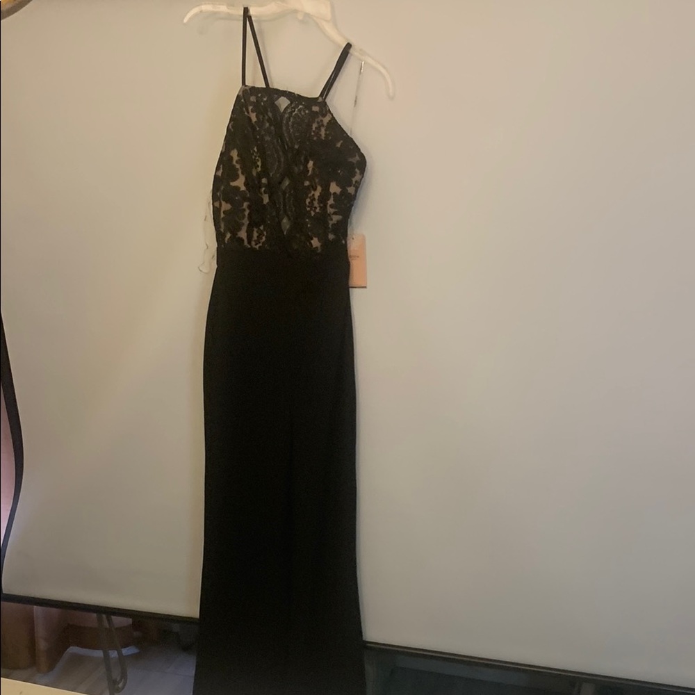 Elegant Black Lace Evening Dress